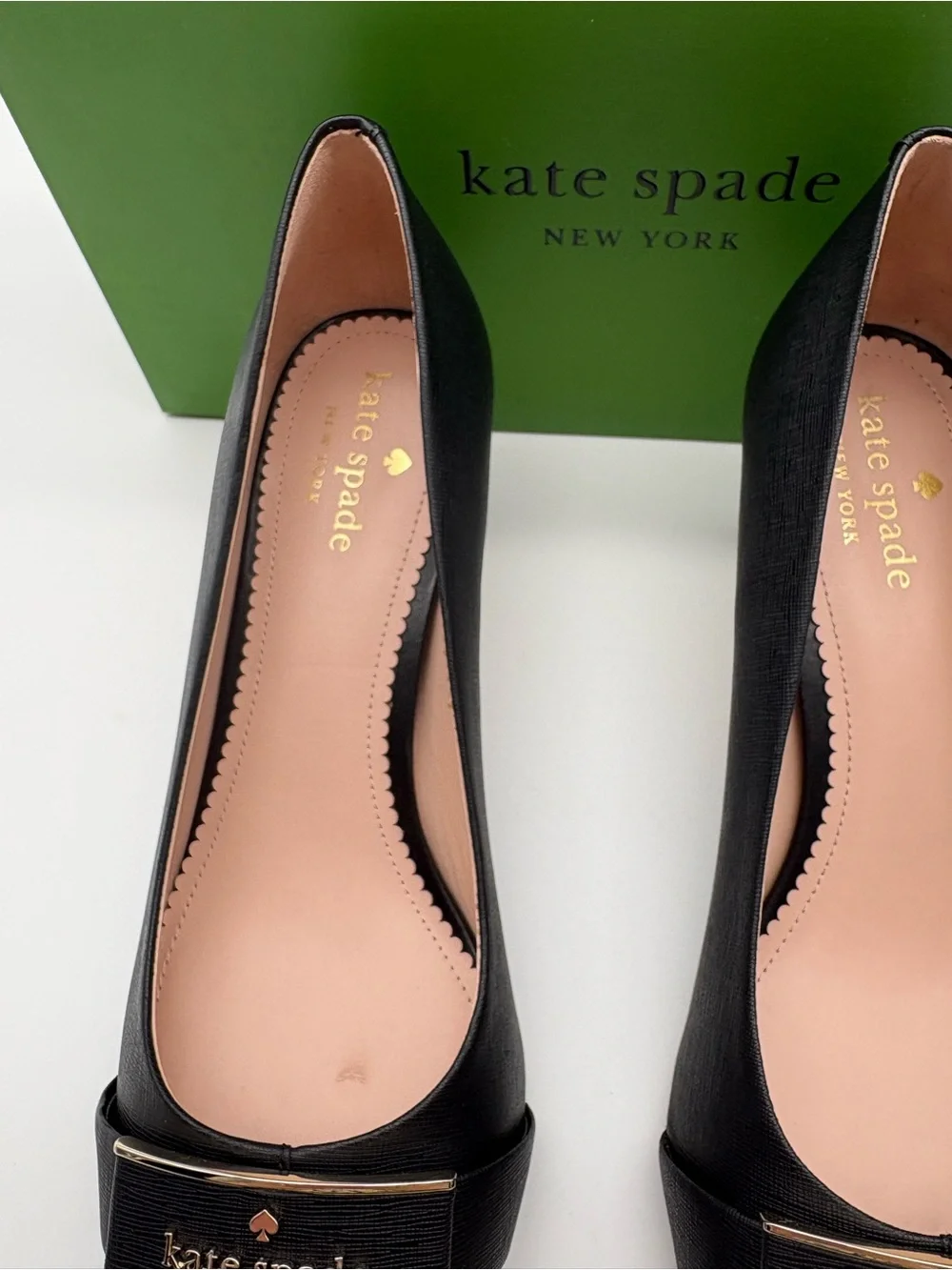 Kate Spade Women Daniella Saffiano Black Leather Pointed Toe Kitten Heels 9B
